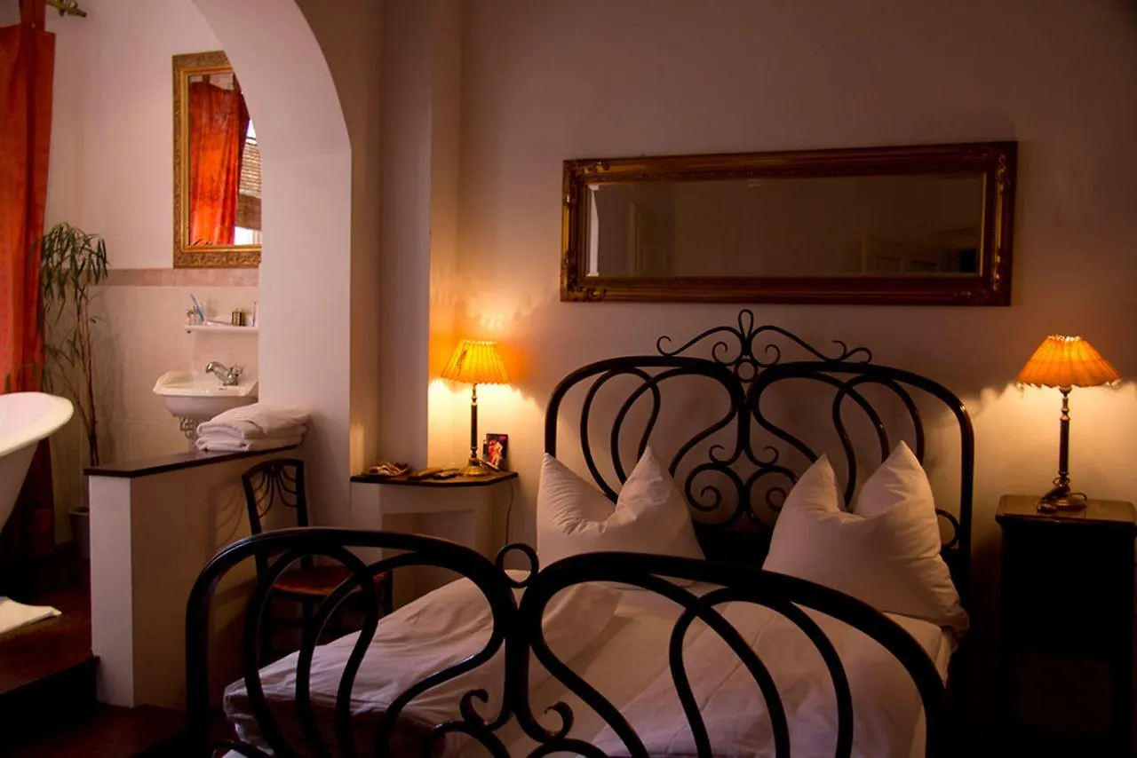 Hotel Mariandl Munich 0*,